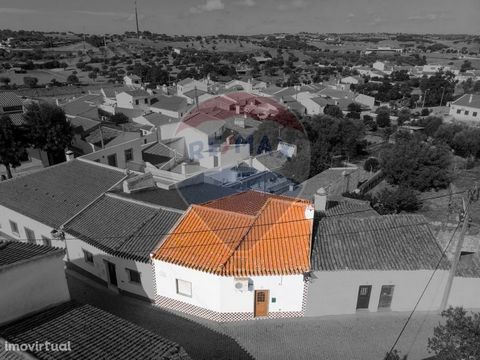 2 bedroom villa for sale, in the Typical Village of Alqueva, ground floor, recovered, consisting of 2 bedrooms, living room with 20m2, equipped kitchen, w / c, 2 minutes from the River Beach of alqueva, great investment to enjoy the calm Alentejo