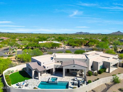 Price Reduced, this luxurious listing in small niche, gated community of 34 homes offers a feel of privacy and custom living. The neighbors are warm and friendly. This stunning 2019 contemporary 5 bedroom, 3.5 bathroom features mountain views from mu...