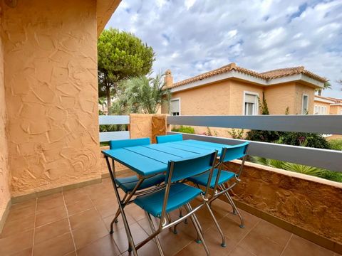 Grupo Corporación Inmobiliaria Vera-Mojácar, Sell this fabulous property in the Las Buganvillas area of Vera Playa, located in a great area close to the beach and shops and cafes. Area with a quiet and pleasant atmosphere. The house is in perfect con...