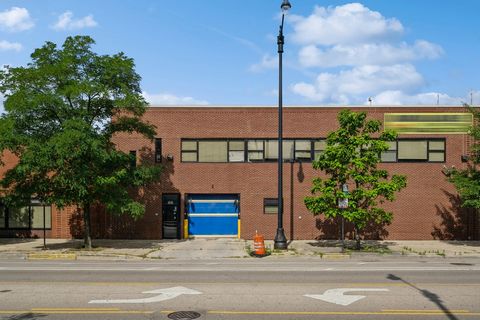 Coldwell Banker Commercial Realty is pleased to list a south loop land parcel, located off the corner of Wabash Avenue and18th Street. The subject property measures just under one-acre of land (approximately 42,974 sf) with over 255 feet of frontage ...