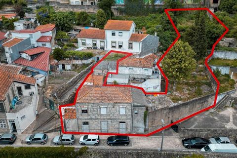 BUILDING LOCATED NEXT TO QUINTA DA BONJÓIA - PORTO   Building in good condition, just needing some updating works.   The building consists of 4 articles with independent use. It is distributed as follows:   A T2 AND A T0 ON THE GROUND FLOOR; On the f...