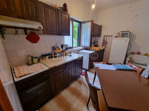Kaštel Stari, three bedroom apartment of approx. 80 m2 with gallery and terrace. The apartment consists of an entrance hall, a living room with a kitchen and a dining room, a bathroom, a toilet, two bedrooms (located on the ground floor) and one room...