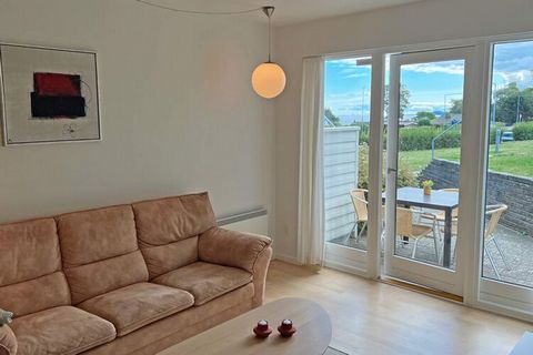 Søterrasserne 74B - Holiday apartment for 2-4 people Beautiful and bright apartment for 2-4 people. The apartment is furnished with a living room consisting of a kitchen, living room with sofa and two sofa chairs and TV. From the living room there is...