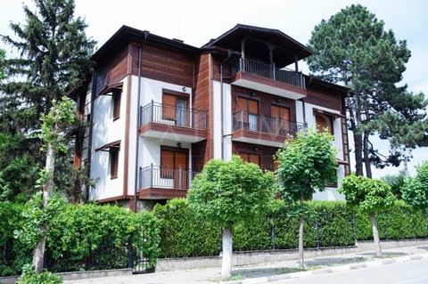 LUXIMMO FINEST ESTATES: ... Vi presenterar ett hotellkomplex i hjärtat av norra Bulgarien i staden Sozopol. Cherven Bryag, nära staden. Pleven. Byggnaden byggdes 2007 och 2021 totalrenoverades. Fastigheten ligger i ett område med välutvecklad landsby...