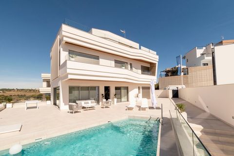 We presenteren een luxe moderne villa in aanbouw in de prestigieuze wijk Dehesa Campoamor, Orihuela. Deze prachtige woning is ontworpen voor liefhebbers van hedendaagse architectuur. Met een royale 230m2 bruikbare woonruimte, 336m2 bebouwd oppervlak ...