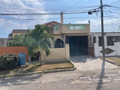 This reasonably priced unit is conveniently located in East Ascot, Greater Portmore. There is an upper and a lower floor which can accommodate you living there while you enjoy the convenience of earning rental income from the other section. The groun...