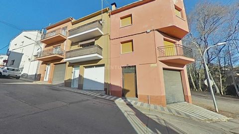 Voulez-vous acheter une maison de ville de 3 chambres à Santa Coloma de Farners ? Excellente opportunité d’acquérir cette maison de ville résidentielle située dans la ville de Santa Coloma de Farners, province de Gérone. Il a une superficie de 188m² ...