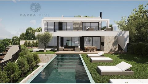 Exceptional luxury villa in the final stages of construction located close to the beach and all amenities in Albufeira. The villa has 3 floors, basement, ground floor and 1st floor. In the basement, we find a spacious garage for 2 cars and on the gro...