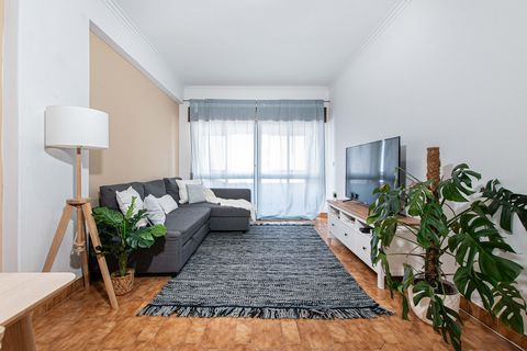 LERNEN SIE IHR NEUES ZUHAUSE KENNEN! Gemütliche 2-Zimmer-Wohnung in Póvoa Santa Iria   Diese Wohnung zeichnet sich durch ihre privilegierte Lage sowie durch ihre Aufteilung und ihren Komfort aus. ️ Beim Betreten werden Sie von einer großzügigen Halle...