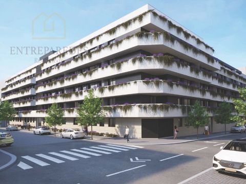 ACTUELLEMENT AVEC LE PRIX DE PRÉ-LANCEMENT, à acheter à Matosinhos Sul. Appartement de 2 chambres avec balcon et garage à vendre dans l'immeuble Central Park à Matosinhos Sul. Début des travaux en septembre 2024 pour une fin prévue en janvier 2027. C...