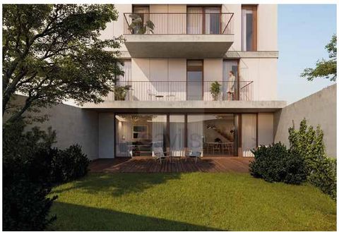 4-bedroom duplex apartment with external garden and internal courtyard. The apartment has 4 suites and an outdoor area that gives the feeling of being in a home. Floors -1 and 0 Gross housing area: 223.5m2 Total area of balconies and patio: 112.5m2 G...