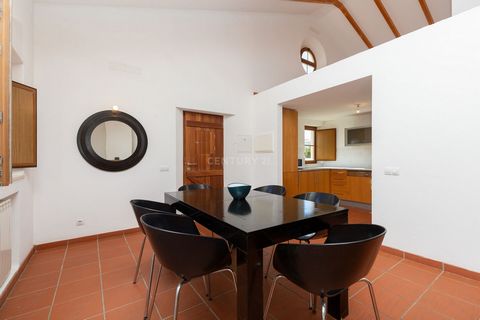 Country Houses are part of the Porto Dona Maria Village. They are a set of 12 single storey townhouses, all similar to each other, next to the Golf Academy. They consist of a living room with fireplace with access to the terrace and private garden, e...