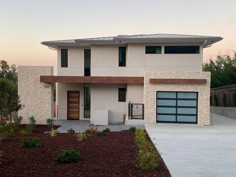 New address: 1127 Hillslope Place, Los Altos, Ca 94024, USA New high-end modern/contemporary home. Open space design with three meters tall ceilings. Three levels including a basement with daylight and sizable patio. Breathtaking view of the valley a...