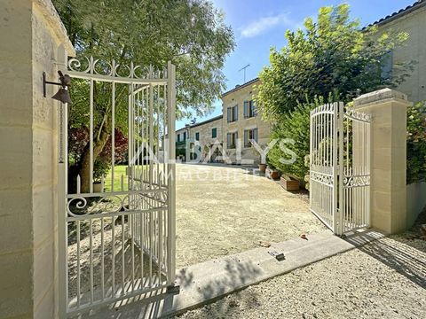 In its green setting, come and discover this magnificent property of more than 165 m2 offering beautiful volumes. You will discover an entrance, a fitted kitchen, a living room with stone fireplace, four bedrooms including a master suite, two bathroo...