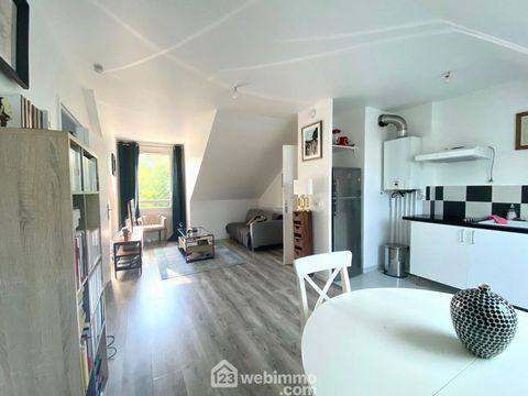 Votre agence 123webimmo l'immobilier au meilleur prix vous présente : En plein coeur de ville de St Germain Lès Corbeil, venez découvrir ce charmant appartement T2 de 44m² (LOI CARREZ) situé au dernier étage avec ascenseur d'une résidence calme, verd...