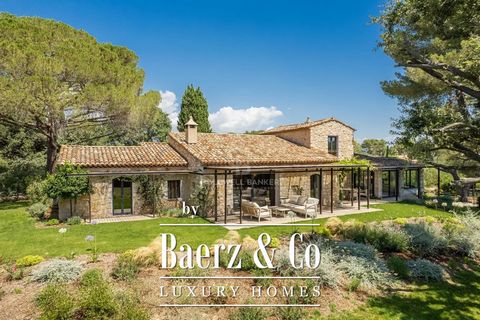 Located close to Mougins, in the prestigious area of Castellaras, in a gated and confidential domaine, stunning stone house which is entirely renovated and consisting of an entrance hall, a large living room with fireplace opening on the terraces and...