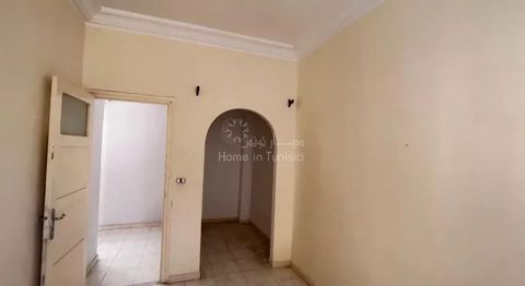 Opportunity to be seized **** For sale an S+3 apartment in a building on the 1st floor at the port of Sousse For office or residential use: * A small welcome at the entrance * 03 bedrooms with two Closets * a kitchen to renovate * a shower room Selli...