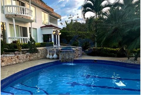 Exclusive Luxury Home in Valle del Cauca, Colombia Located just 5 km from the historic city of Buga, on the Guacarí-Buga national road, this stunning property offers a perfect combination of luxury and nature. Located in a privileged environment, wit...