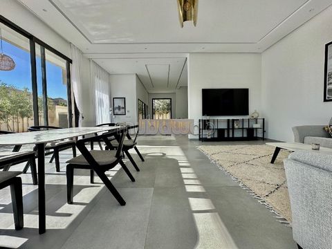 Diese moderne Villa, ideal am Golf d'Amelkis gelegen, ist eine wahre Harmonie zwischen Luxus, Funktionalität und Komfort. Mit einer Wohnfläche von 274m² auf einem Grundstück von 488 m². Beim Betreten der Villa werden Sie von einem großen Wohnzimmer, ...