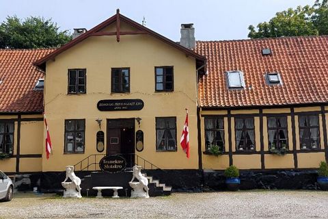 Willkommen in dieser gemütlichen Wohnung in der wunderschönen Region Sydfynske Øhav auf Langeland, die sich perfekt für einen romantischen Ausflug oder einen ruhigen Rückzugsort für zwei Personen eignet. Die Wohnung verfügt über ein komfortables Schl...