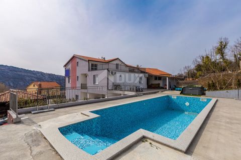 Location: Primorsko-goranska županija, Vinodolska Općina, Bribir. Bribir - Due case con piscina adatte al turismo tutto l'anno La proprietà è composta da due case collegate tra loro in un insieme interessante. La superficie totale delle unità abitati...