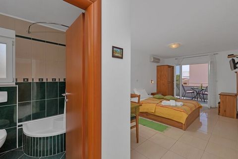 Apartments Villa Juric are located in a small town called Baška Voda, only 12 km from Makarska. Common BBQ grill as well as an outdoor dining area are at your disposal. All the units have a private furnished balcony. Free private parking is provided,...