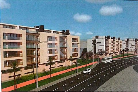 Venez découvrir cet excellent appartement 1 chambre, situé dans un emplacement privilégié à Montijo, à côté de la nouvelle clinique CUF. Idéal pour ceux qui recherchent confort et modernité au cœur de la ville. * Immeuble en construction dont l'achèv...