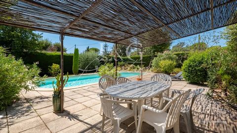 Discover this beautiful villa located in an idyllic area of Tourrettes, offering a piece of haven, in the heart of Provence. Of about 126sqm, this property offers a quiet environment, with privacy, perfect for tranquility. The house features three be...