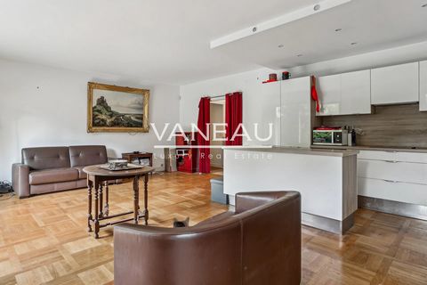 VANEAU XVI - VILLAGE AUTEUIL A few steps from the rue d'Auteuil, located in a green and quiet environment, in a beautiful semi-recent condominium, year 70, the Vaneau agency offers you a nice two-room apartment on the ground floor in good condition, ...