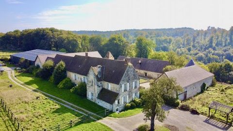 Beautiful farmhouse located 5 minutes from Villers-Cotterêts (International City of the French Language) and 35 minutes from Roissy CDG airport. Efficity offers you this magnificent character farmhouse in a quiet and green environment. Built before 1...