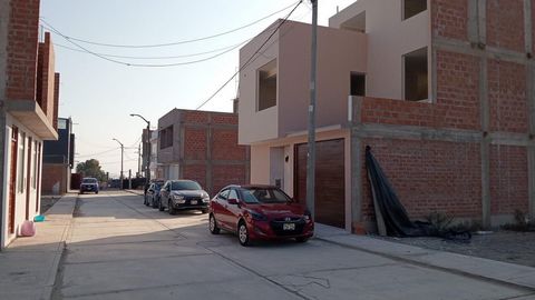 Unieke kans in Tacna! Stedelijke grond te koop - speciale veiling Gelegen in een prachtige woonwijk, is dit perceel van 114,42 m² ideaal voor wie op zoek is naar rust en veiligheid. Geniet van het comfort van wonen in een verstedelijkte omgeving met ...