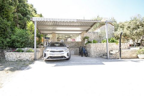 Stone House Blaca is a romantic and newly renovated stone house in a quiet and sunny location with spacious terraces with panoramic sea views and a private beach. Free sun loungers and shades are on the beach and are privately owned. Free private par...