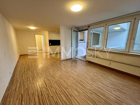 Ihr neues Zuhause in Sindelfingen: Moderne 2,5-Zimmerwohnung mit Balkon und Tiefgaragenstellplatz steht zum Verkauf. Diese 2,5-Zimmerwohnung mit ca. 64 m² Wohnfläche bietet Singles und Paaren ein ideales Eigenheim. Die Wohnung befindet sich in der 1....