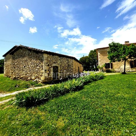 Maison de campagne avec 5 dépendances à restaurer à vendre, à proximité de Saint-Clar (32)