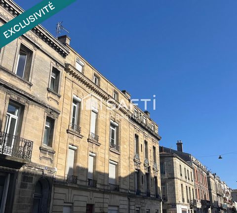 Bordeaux rue notre dame - proche du Tram B, T2 rénové au 3ème étage dans une jolie copropriété
