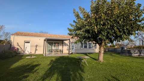 Maison à vendre 4 pièces SAINT JEAN D'ANGLE (17) plain pied d'environ 110m² sur 1000m² de terrain
