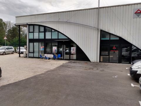 Dpt Isère (38), à vendre SAINT EGREVE Locaux d'activité 1240 m²