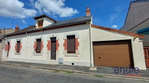 Yzeure, near Moulins, Pascale Faulconnier and Joel Virmoux invite you to discover this townhouse. Located in a quiet area, in the immediate vicinity of all amenities on foot, by car or public transport, this house with a unique character is the resul...