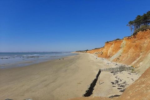 Een optioneel pakket voor nutsvoorzieningen en servicekosten van EUR 100,00 wordt vóór uw aankomst in rekening gebracht. Details worden hieronder gegeven. Dit charmante vakantiehuis met twee slaapkamers ligt in Pénestin, op slechts 300 meter van het ...