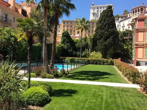MENTON CENTRE - 2/3 PIECES de 52 m2