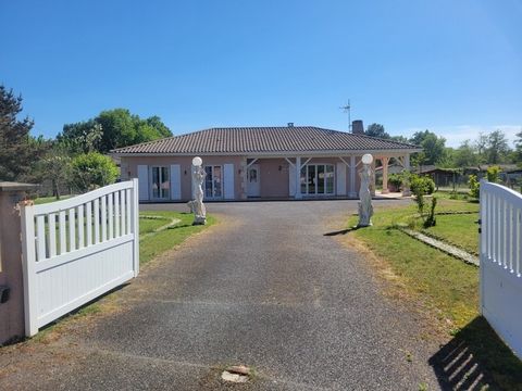 Maison à vendre 150 m2 avec jardin de plusieurs garages sur terrain de 2000 m2