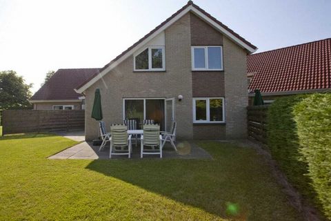 Cozy holiday home in Noordzeepark Ouddorp, quiet location, no through traffic, close to the beach. Many leisure activities in the immediate vicinity.