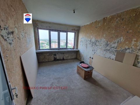 RE/MAX River Estate presenteert u een appartement met één slaapkamer met potentieel in de wijk Svetlana. Druzhba 3 Locatie: Druzhba 3, Sofia. Ruse Oppervlakte: 50 m² Verdieping: 7 van 11 Lift: Ja Staat: Voor grote renovatie ✨ Woning met de mogelijkhe...