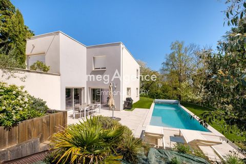 Maison moderne avec piscine au calme absolu