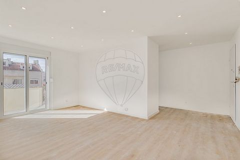 APPARTEMENT 2 CHAMBRES / AGUALVA / RÉNOVÉ / À 5 MINUTES DE LA GARE Je vous présente cet excellent appartement de 2 chambres à Agualva, entièrement rénové, où le confort et la fonctionnalité se marient harmonieusement. Avec une vue dégagée et beaucoup...