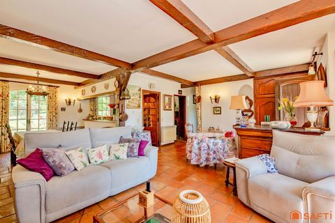 Villa T6 vue collines proche centre ville la Môle
