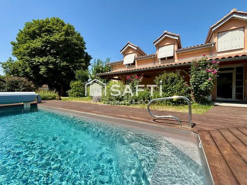 Anciennement l'école de la commune : 3 chambres, grande pièce de vie avec dépendances, piscine et jardin.