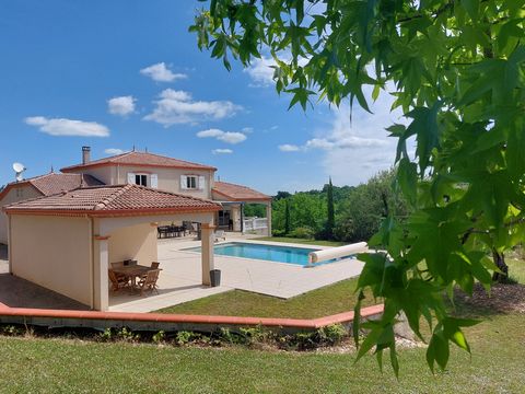 Maison à vendre 6 pièces MONTAUBAN (82) avec jardin, piscine, pool house et sous sol complet de plus de 150m²