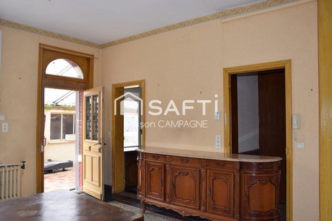 Maison spacieuse avec nombreuses dépendances.