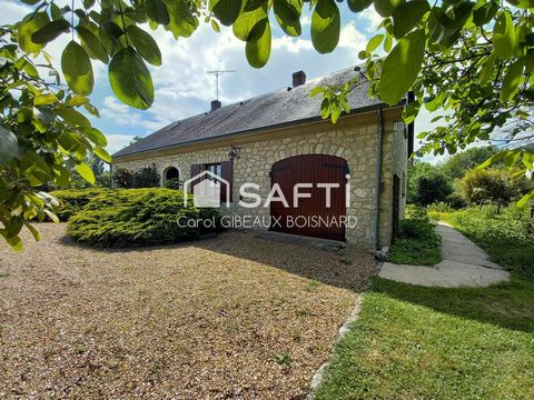 Belle maison en pierre avec bord de loir, garages et grand terrain